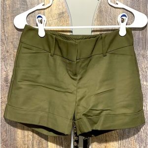 The Limited Drew Fit Shorts Green 0 NWT